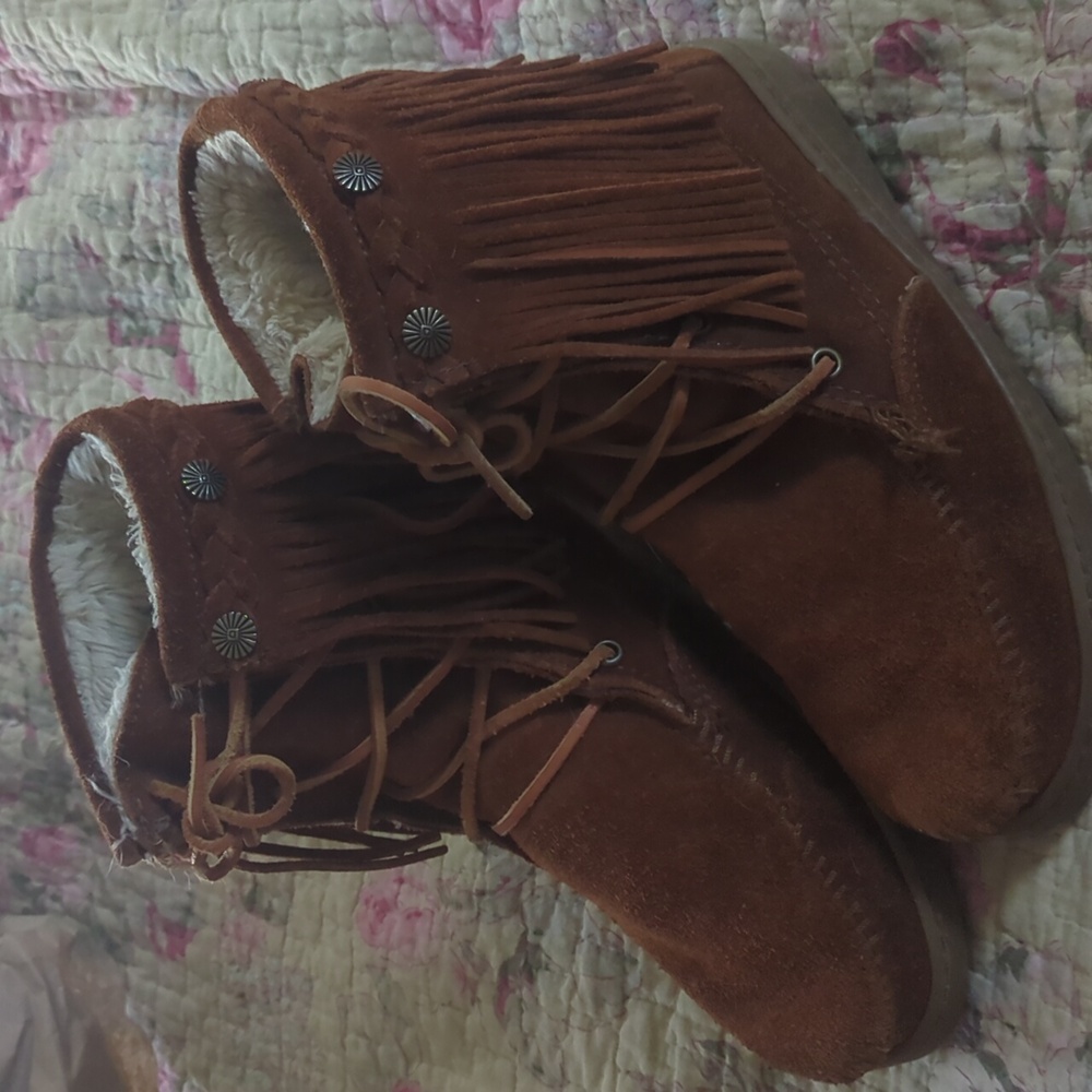 Minnetonka Brown Lace Up Fringe Boots